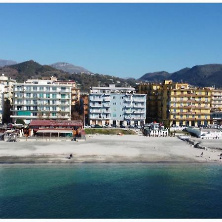 Apartamento Three Moons Boutique House/Calypso Salerno Exterior foto